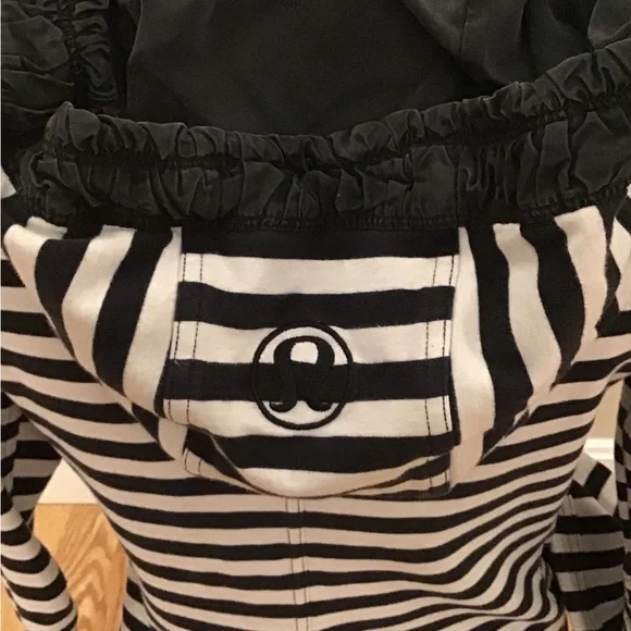 Lululemon Scuba Hoodie - Picture 3 of 5